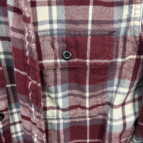 American Eagle Men's flannel Size Medium burgundy button down casual - Picture 3 of 5